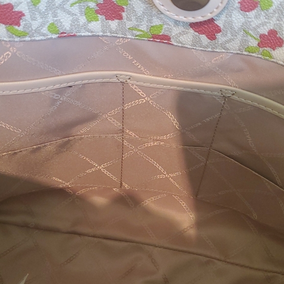 Michael Kors Cater Large Open Tote Bag - Picture 6 of 11